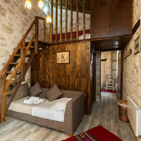 Villa Tholos *
